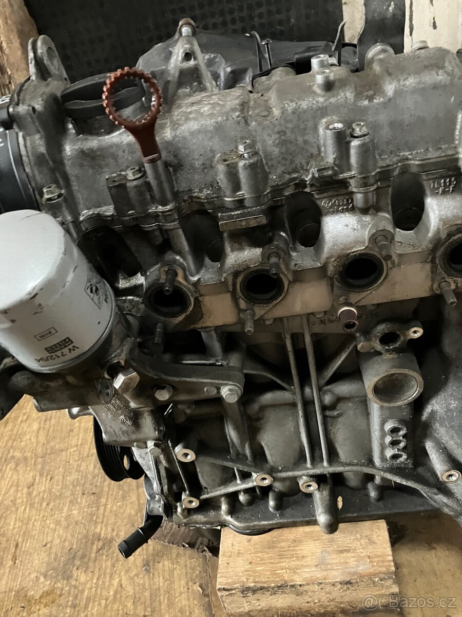 Prodám 2 motory - 4