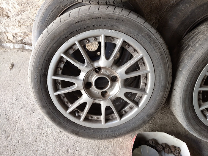Prodám kola na Ford eskort - 4