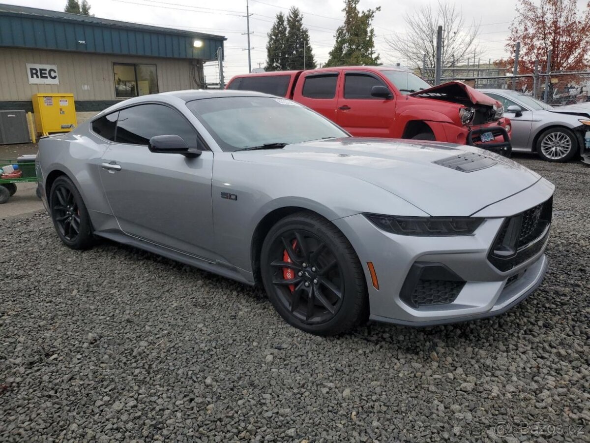 FORD MUSTANG GT 2024 - 4