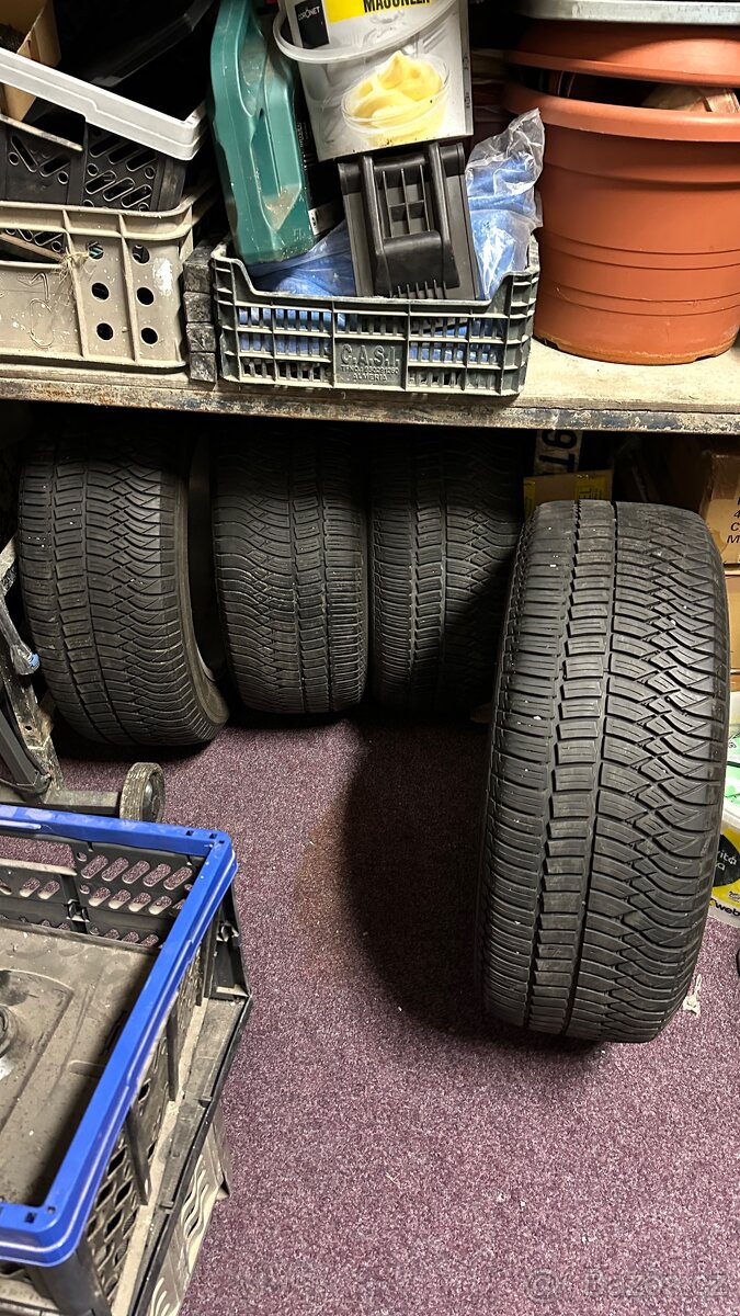 4x Pneu 255/55 R 18 M+S včetně disků - 4