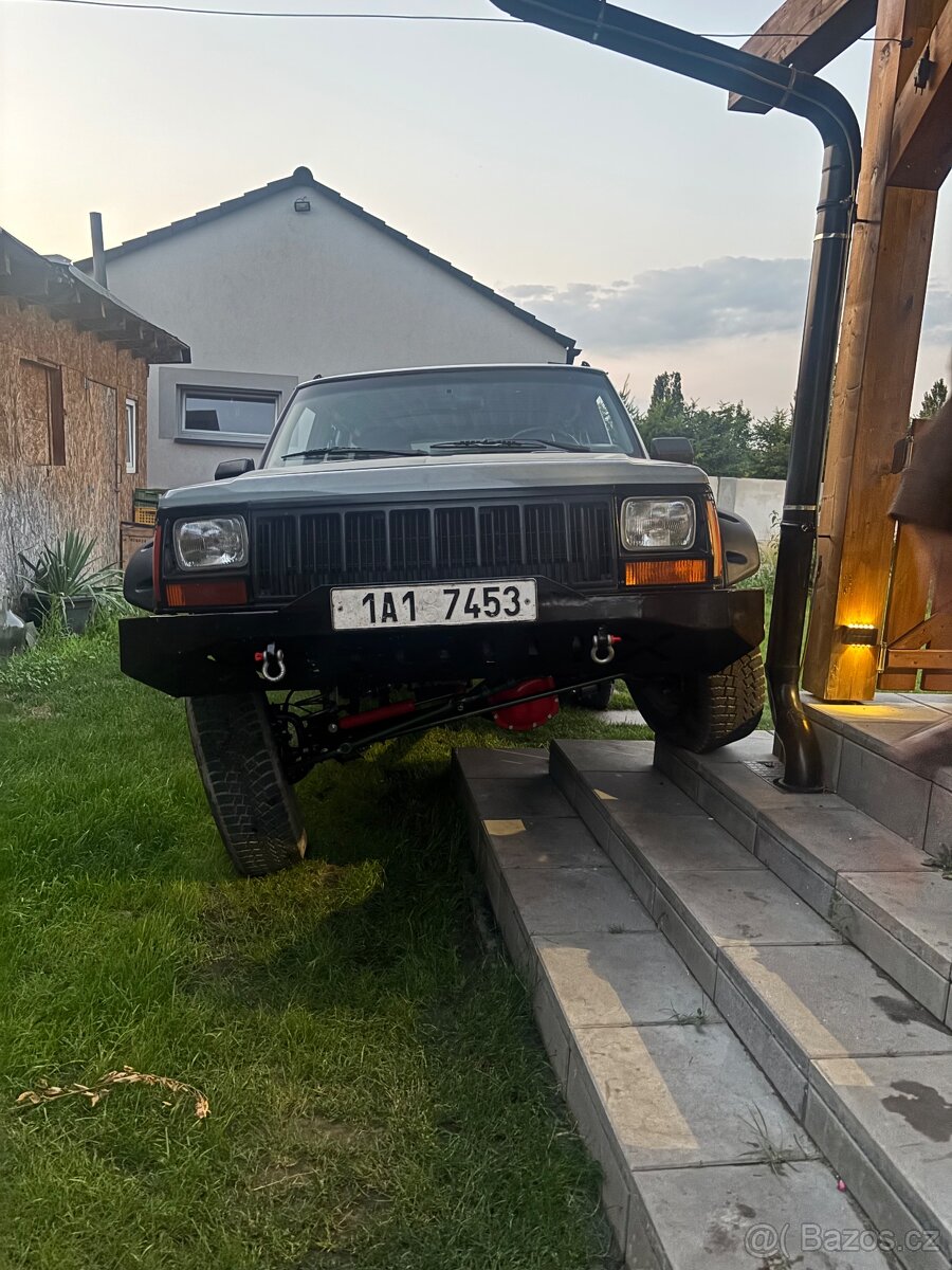 Jeep cherokee xj - 4