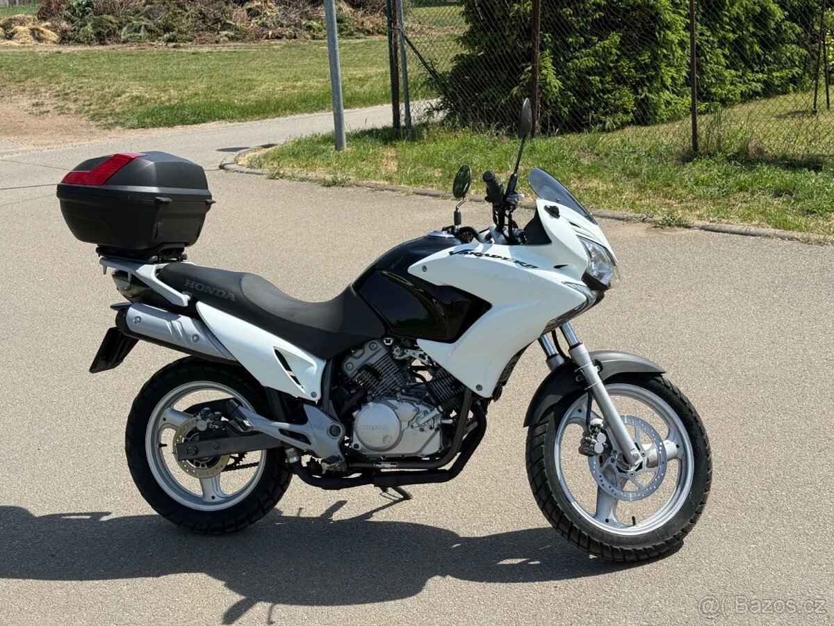HONDA VARADERO XL125V, výkon 11kW