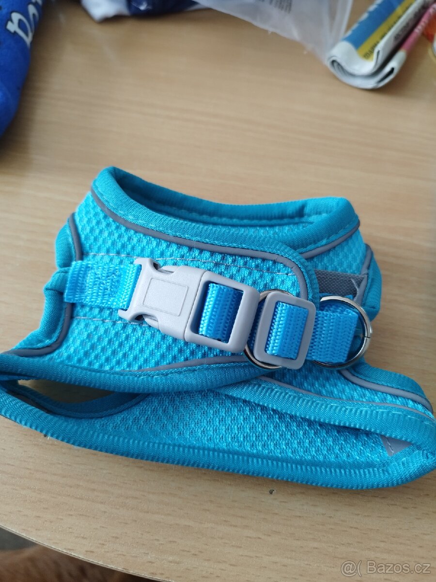 Postroj a lehký obleček pro menšího pejska - 4