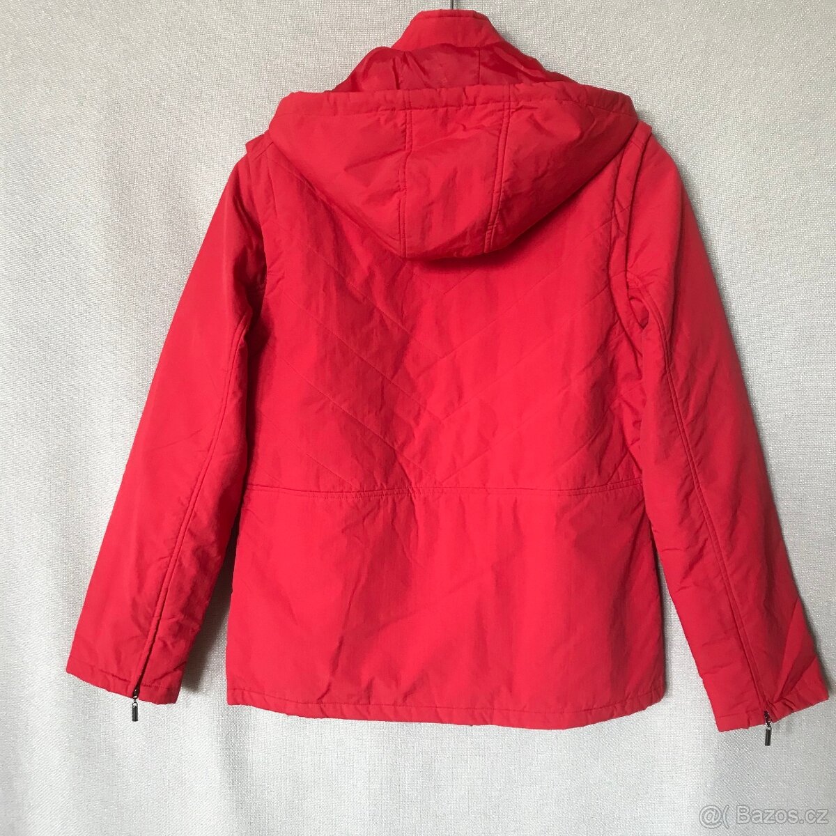 Dámská červená vánoční prošívaná bunda s kapucí vel. S/3 - 4