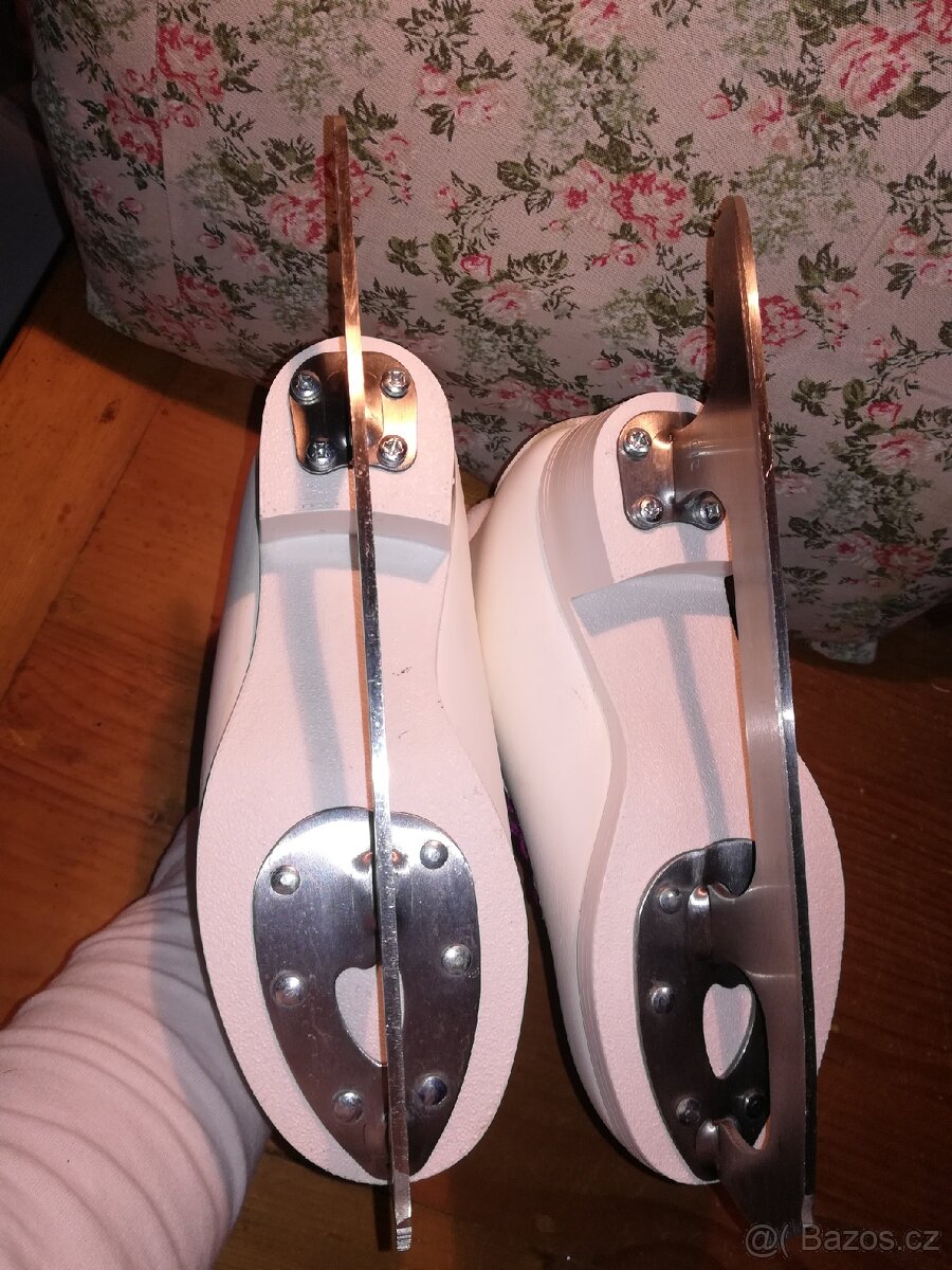 Dívčí lední vyteplené brusle Botas vel.33 - 4