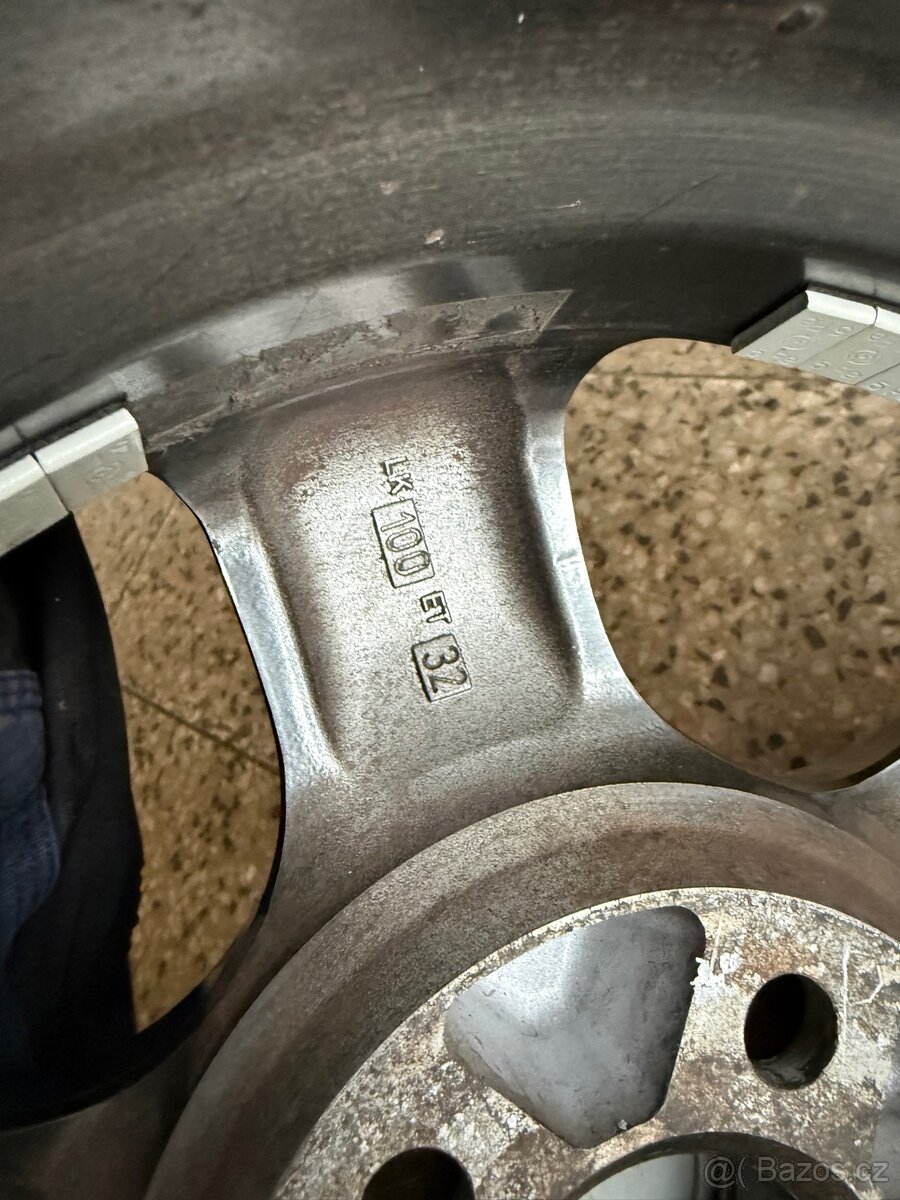 Prodám sadu alu kol s letními pneu 5x100 R14 - 4