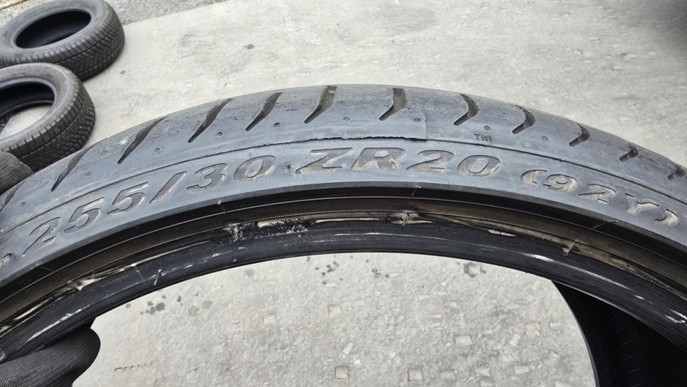 Letní pneumatiky 255/30/20 Pirelli - 4