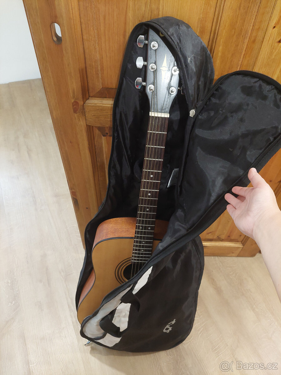 Kytara Cort AD810 - 4