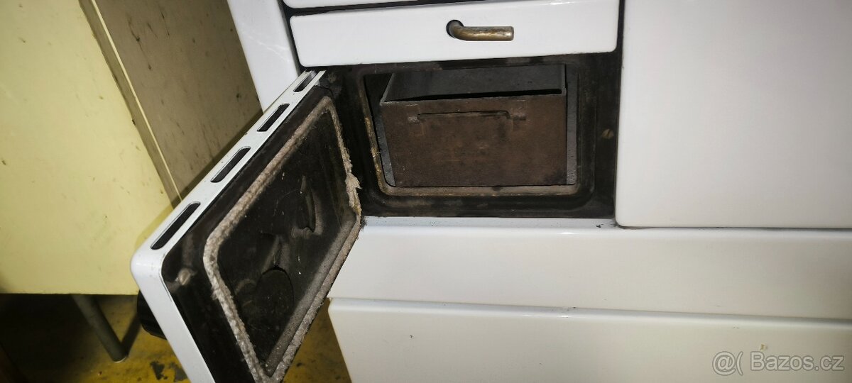 Kamna / kuchyňský sporák - 4