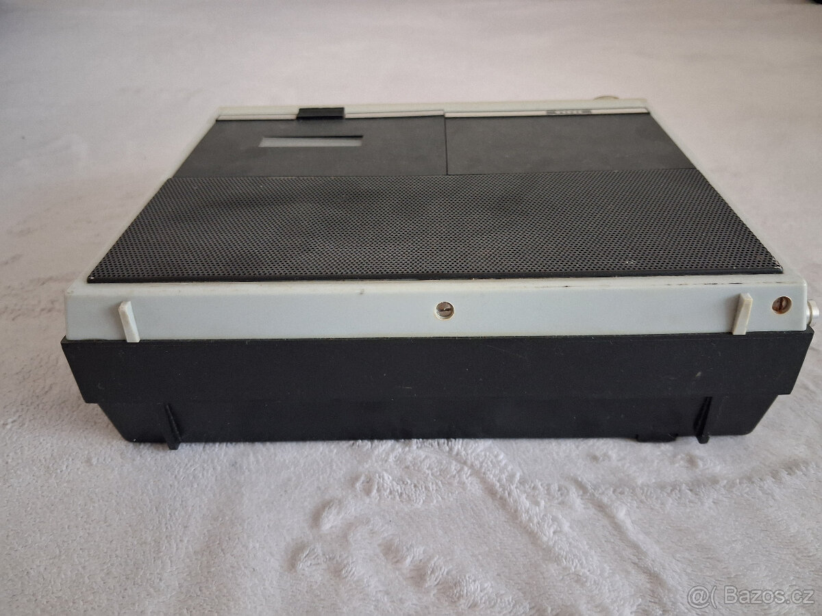 Kazetový magnetofón Tesla A3. - 4