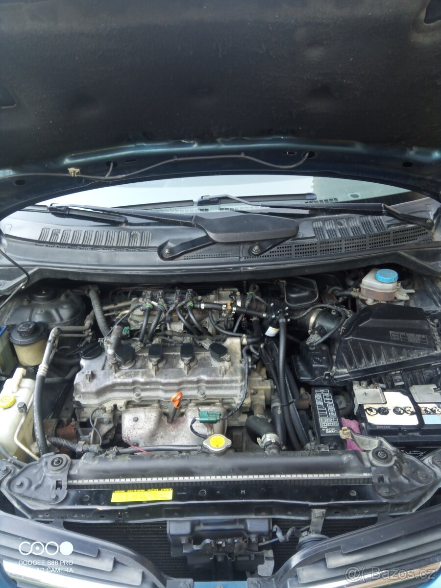 Nissan almera Tino 1,8 - 4