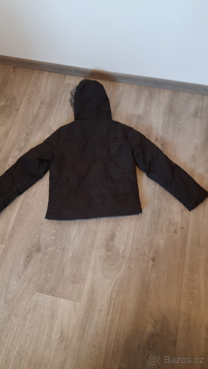 146/152 Černá dívčí podzimní bundička - 4
