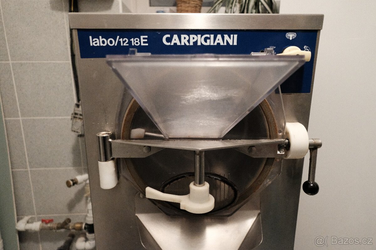 Prodám zmrzlinový stroj CARPIGIANI labo/12 18E - 4