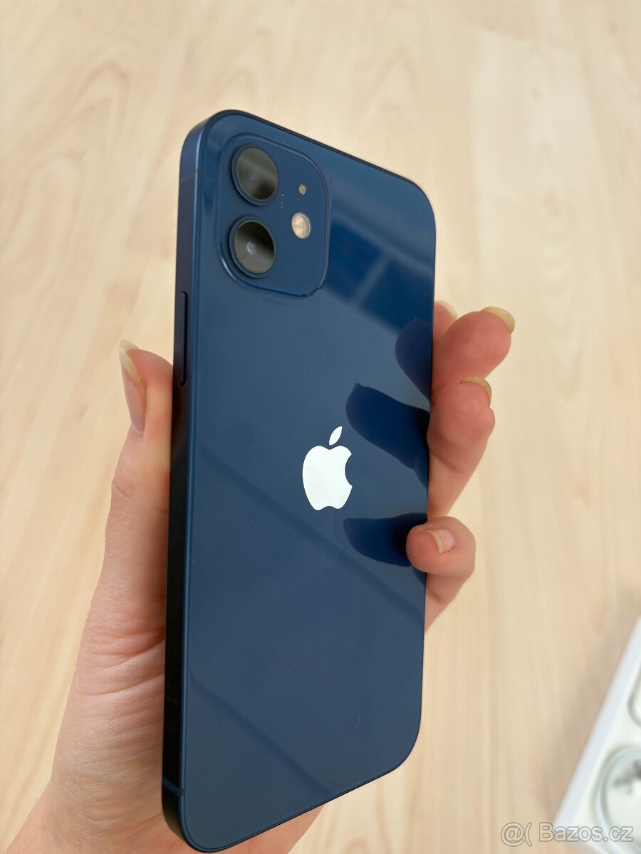prodám iPhone 12 - 4