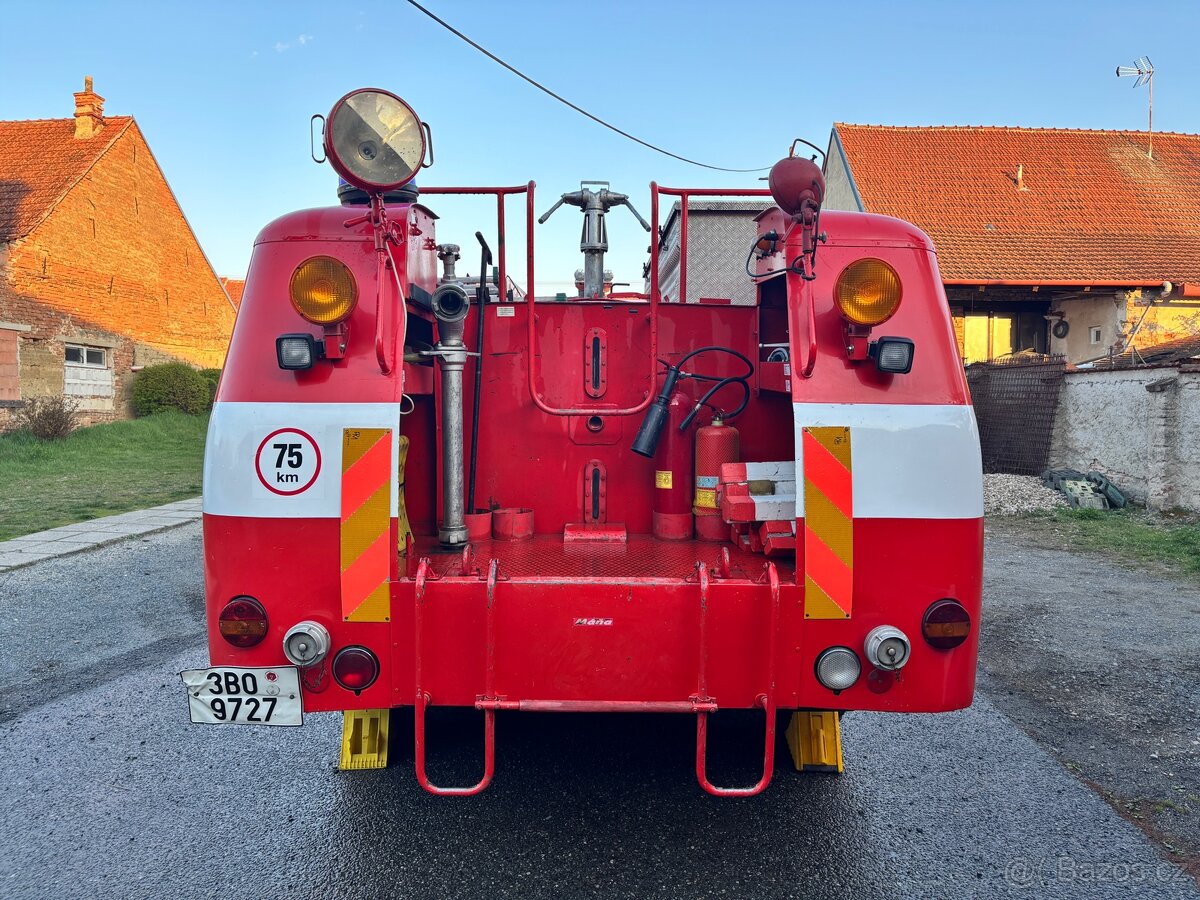 Tatra 148 CAS 32 - 4