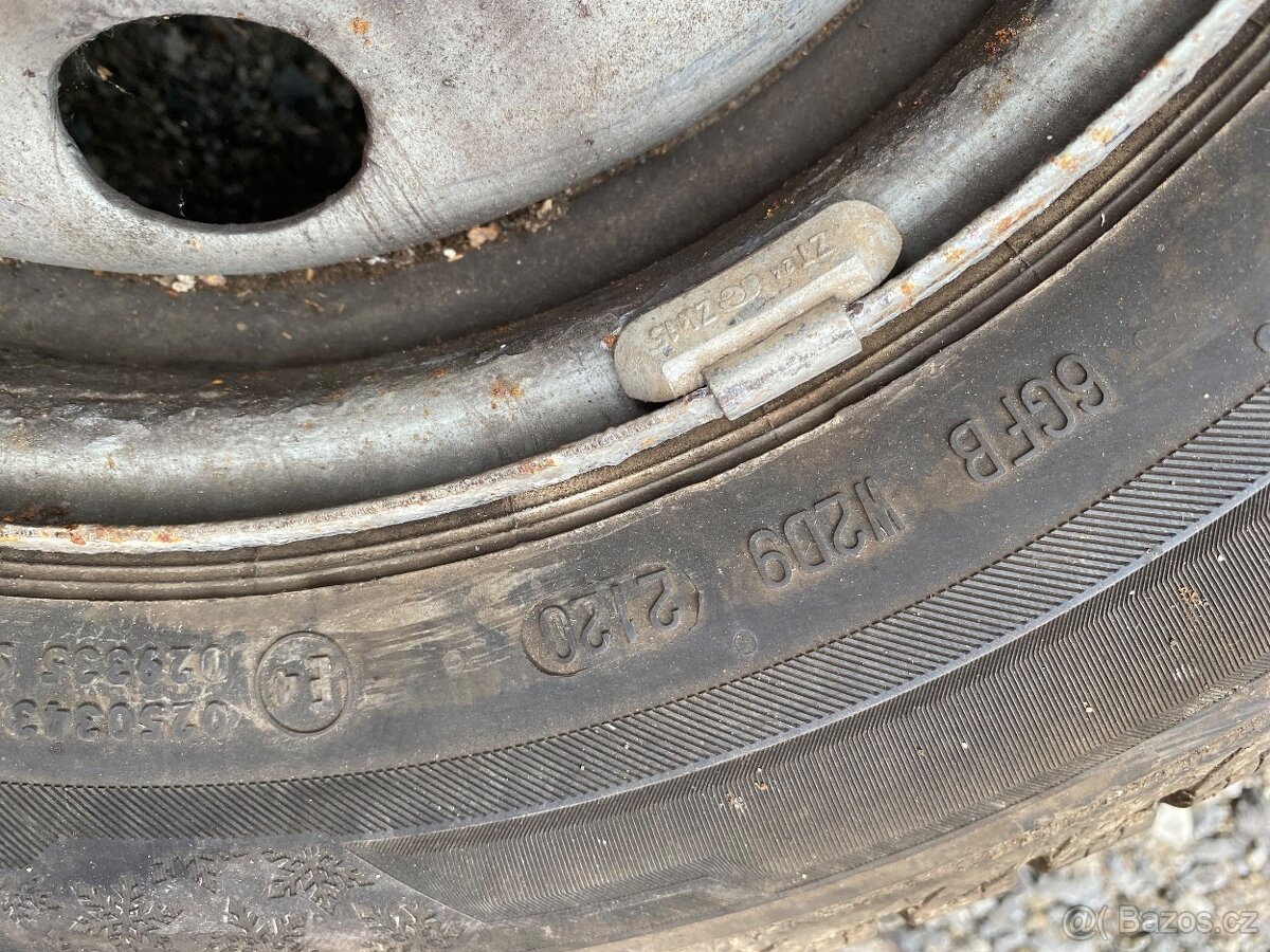 Plechové disky Renault 13, pneu Barum Polaris 5,165/70 R 13T - 4