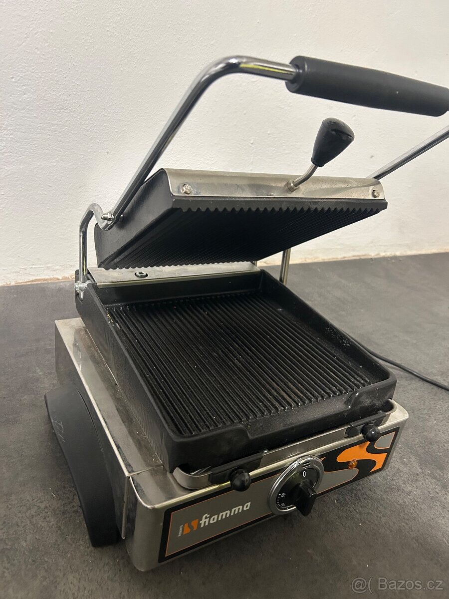 Profi Kontaktní gril Fiamma GR 4.2 (rýhovaný) - 4