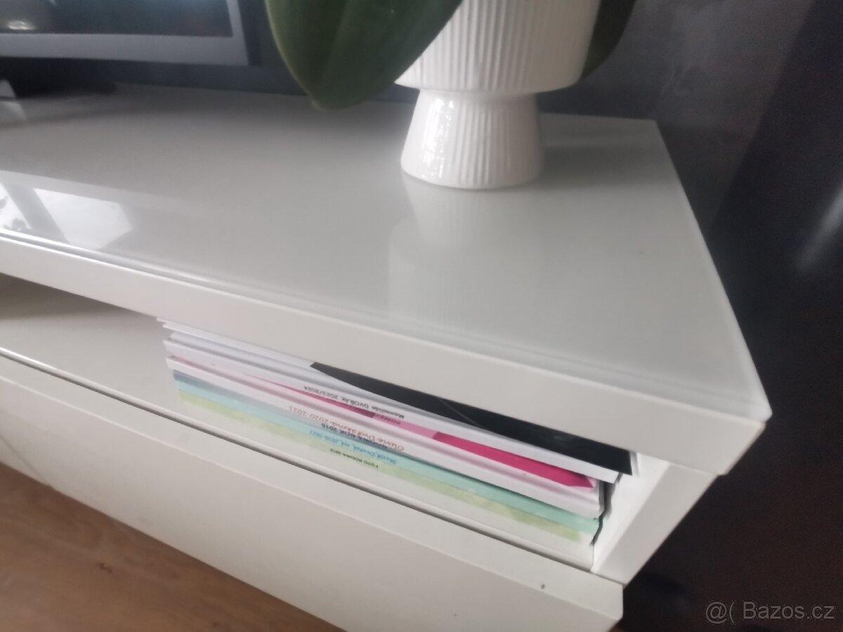 TV stolek Ikea Besta - 4