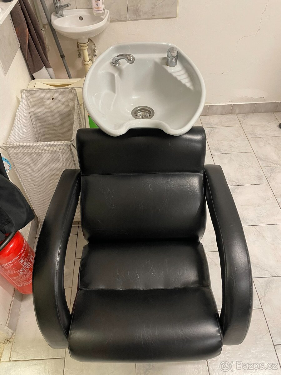 Kadeřnický nábytek - 4