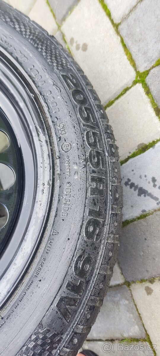 Continental 205/55/16 na plechovém disku - 4