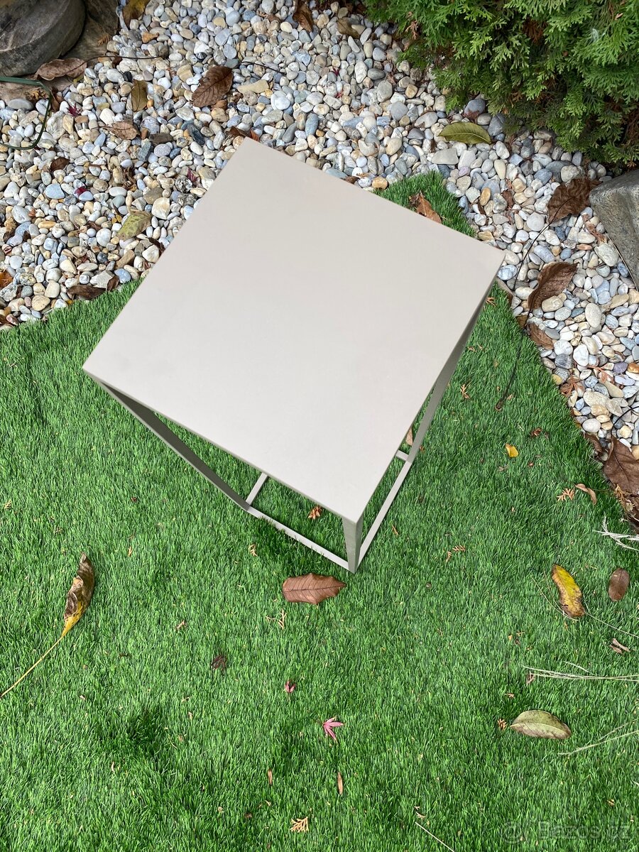 Podstavec kov nove - 4