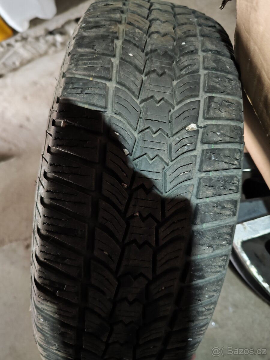 Pneu 205/60 r16 - 4