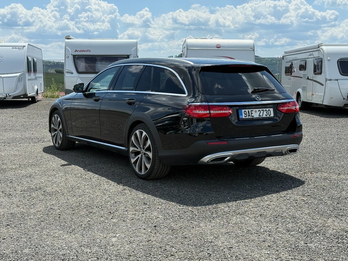 Mercedes-Benz Třídy E, 220 d 4MATIC AllTerrain - 4