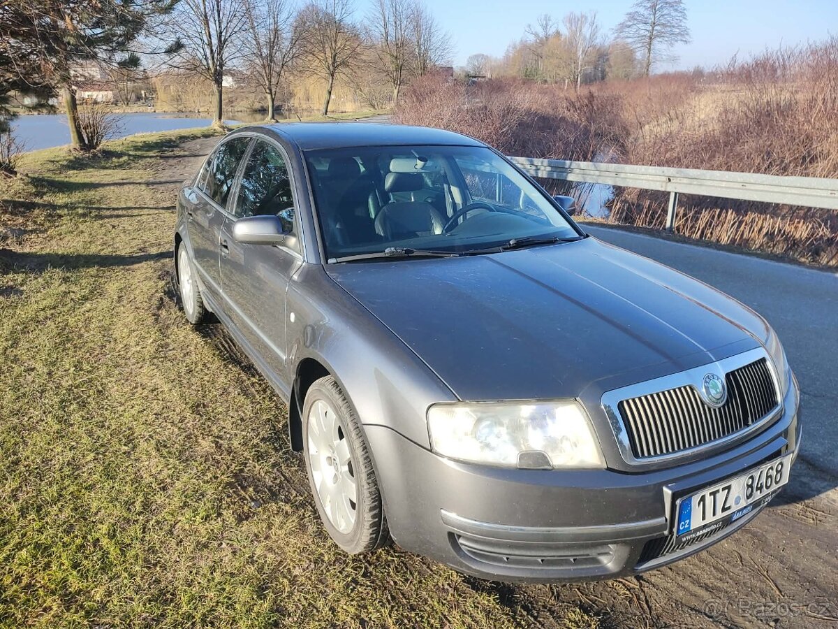 Škoda Superb 2.8 rok 2005 - 4