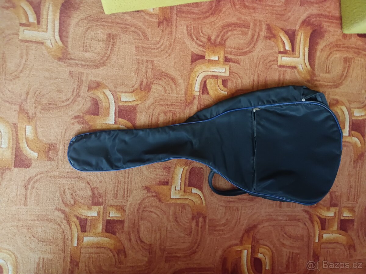 Amada classic guitar - 4