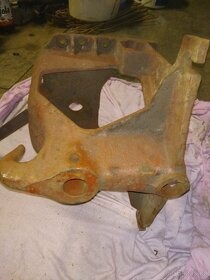 Konzole přední nápravy Zetor super - 4