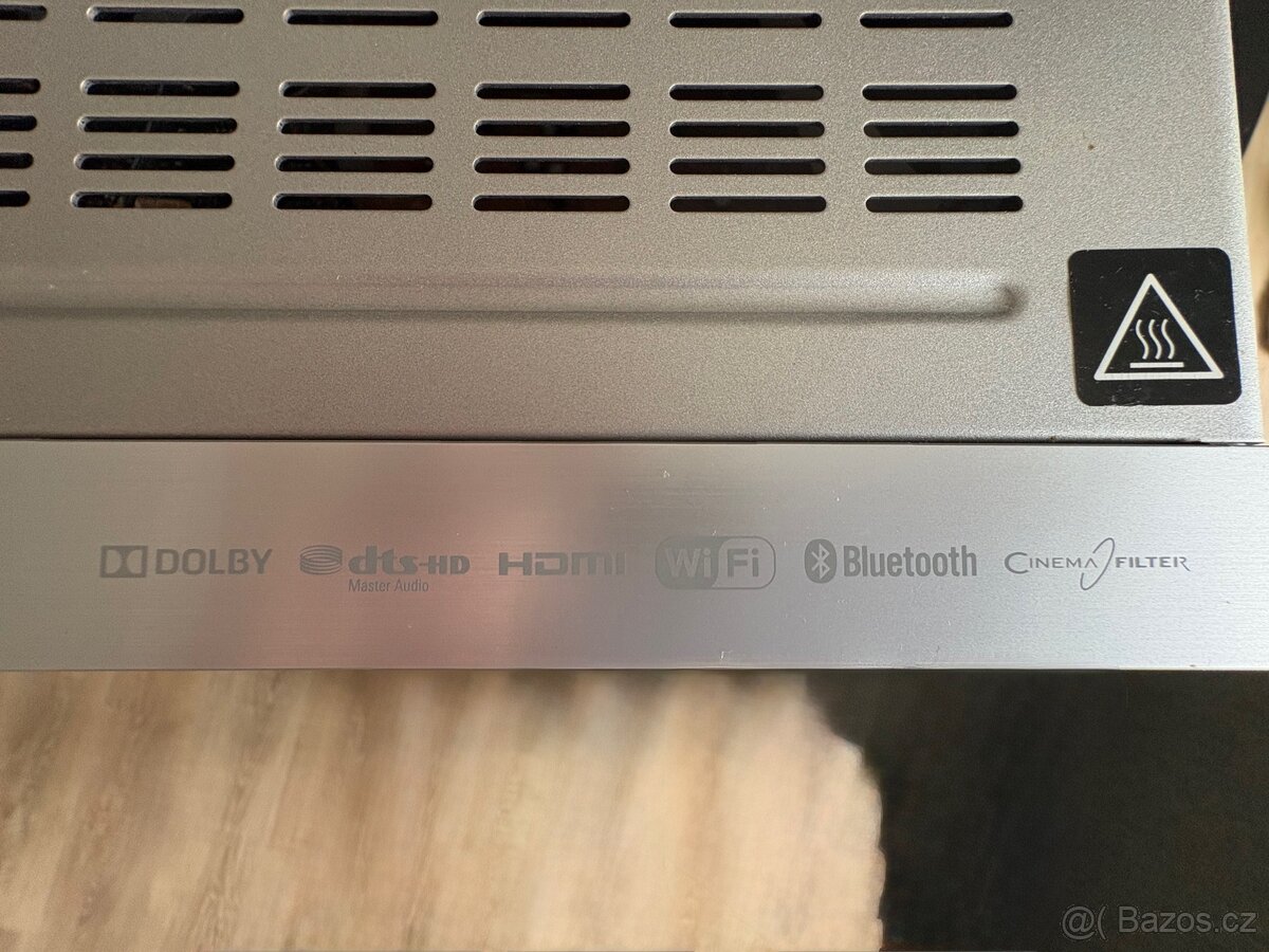 Zesilovač Onkyo - 4