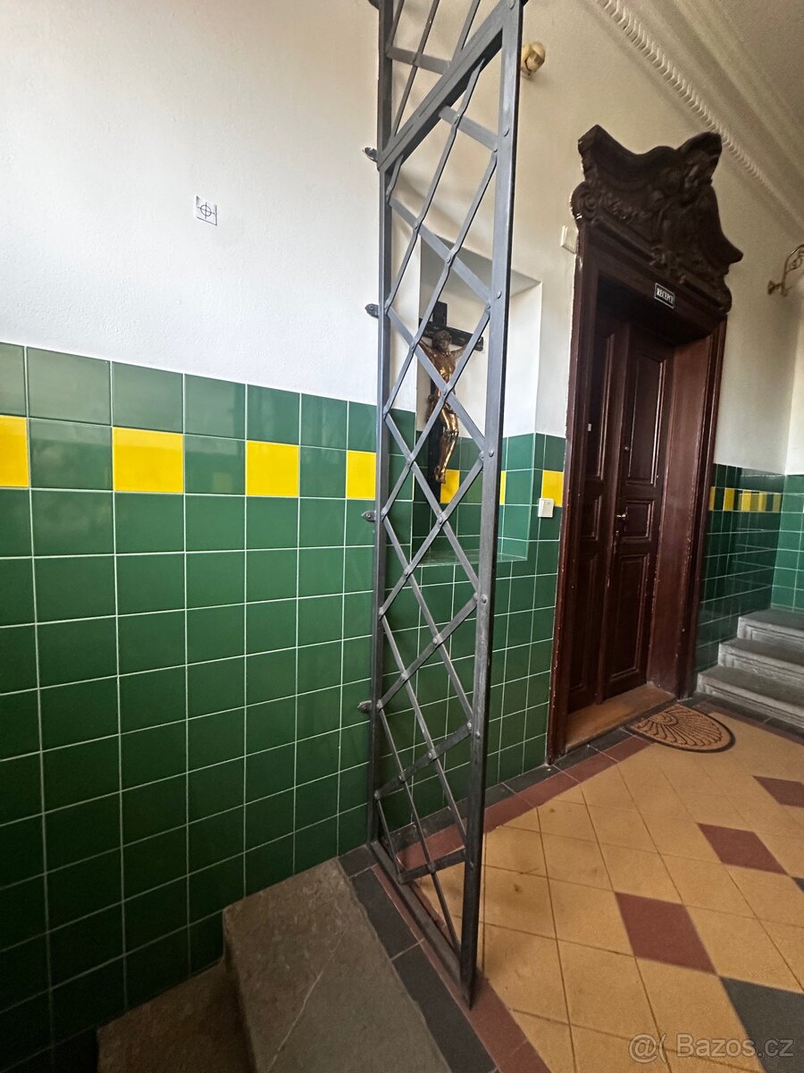 Kovaná mříž se dveřmi - 4