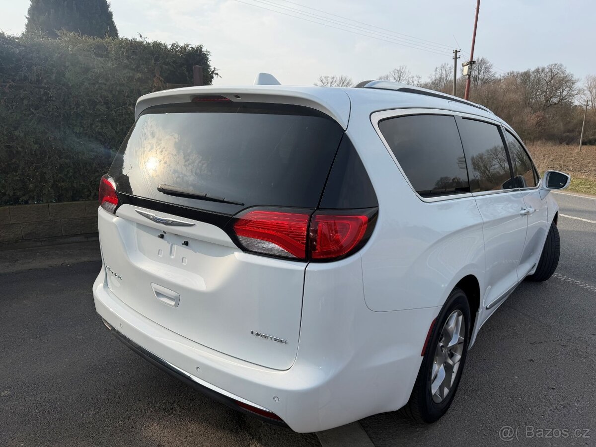 Chrysler Pacifica 3,6 RU Panorama Limited 2018 DPH - 4