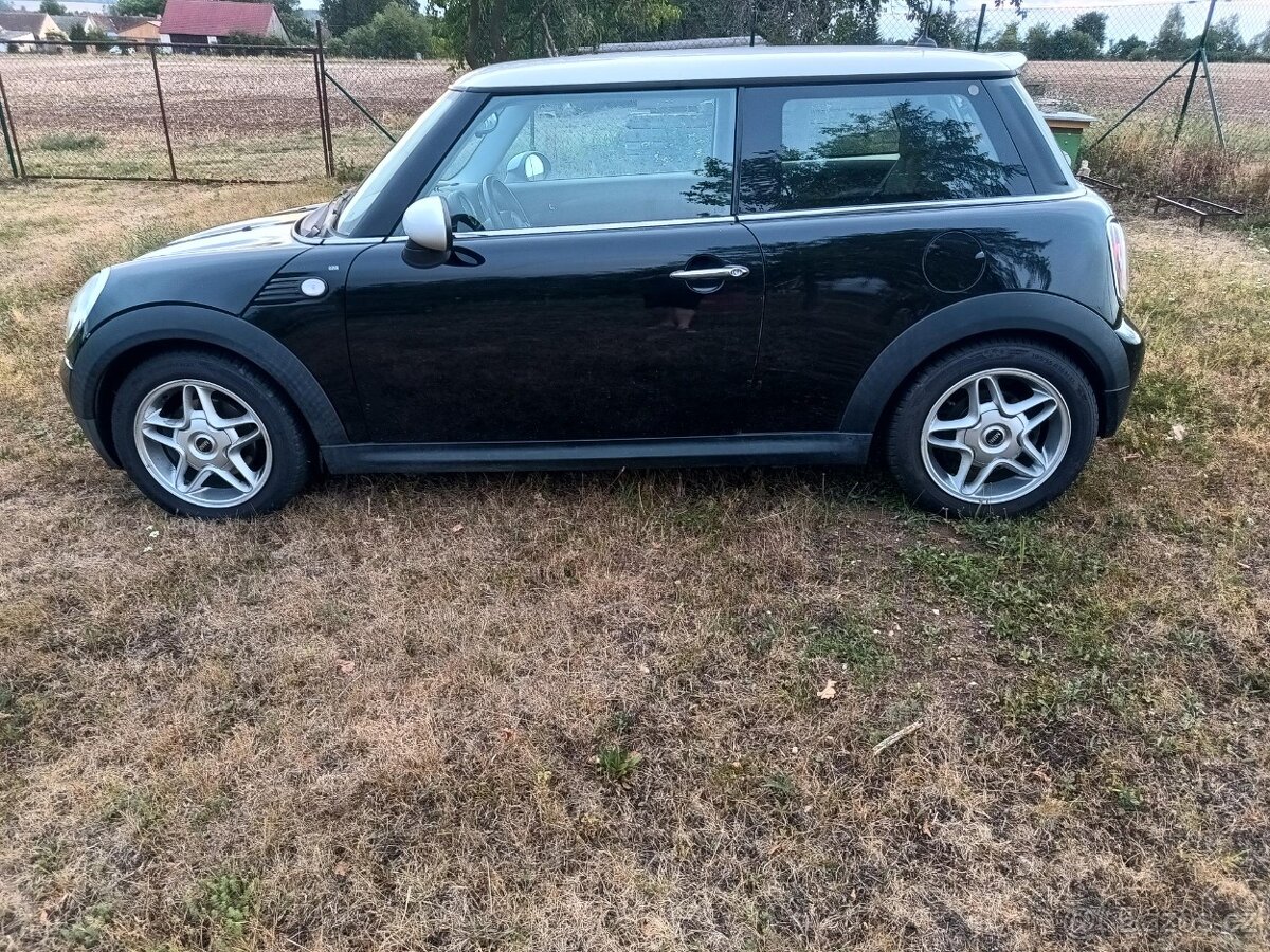 MINI COOPER 1,6 88 kW - 4