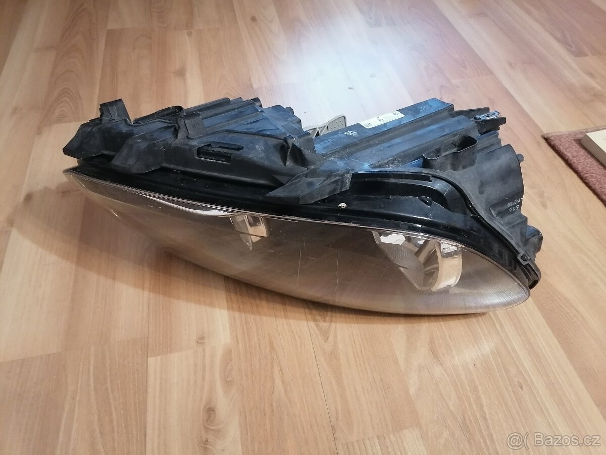 Prave přední světlo na VW Caddy 3 generace - 4