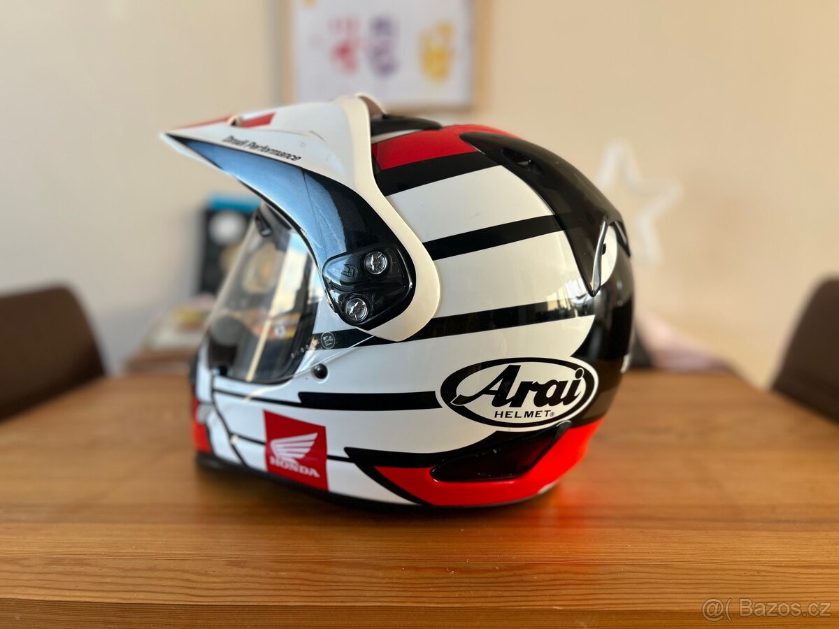 Helma Arai Tour X4 edice Honda Africa Twin - 4