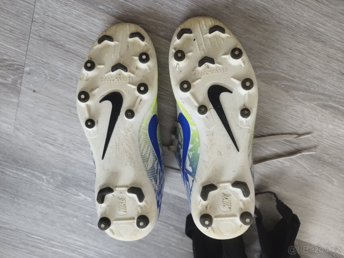 Kopačky Nike a chranice - 4