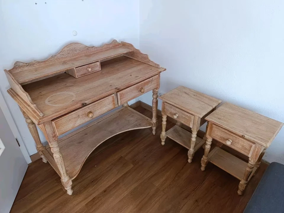 Masivní ložnice v romantickém stylu (522) - 4