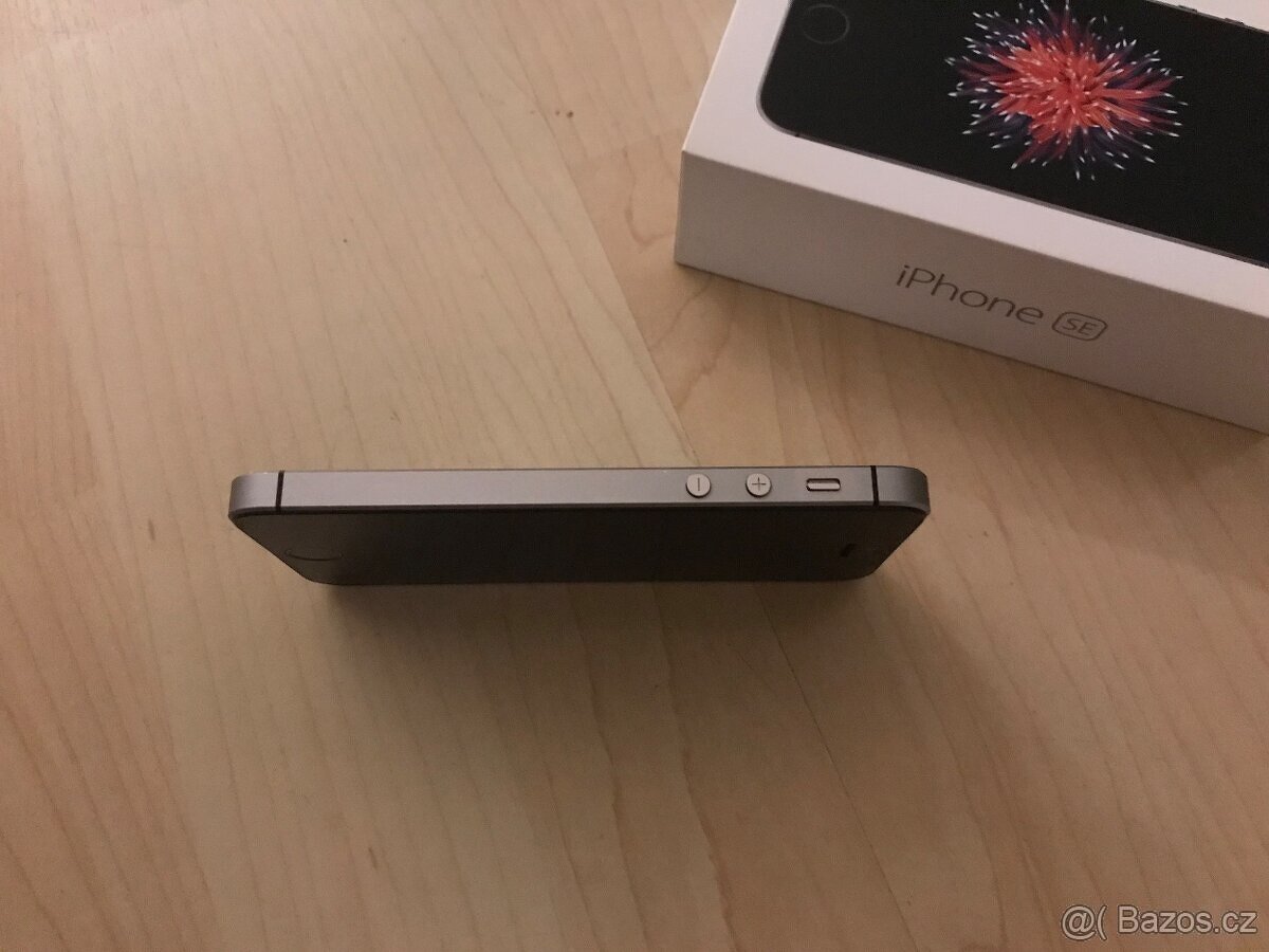 IPhone SE - 32gb. - 4