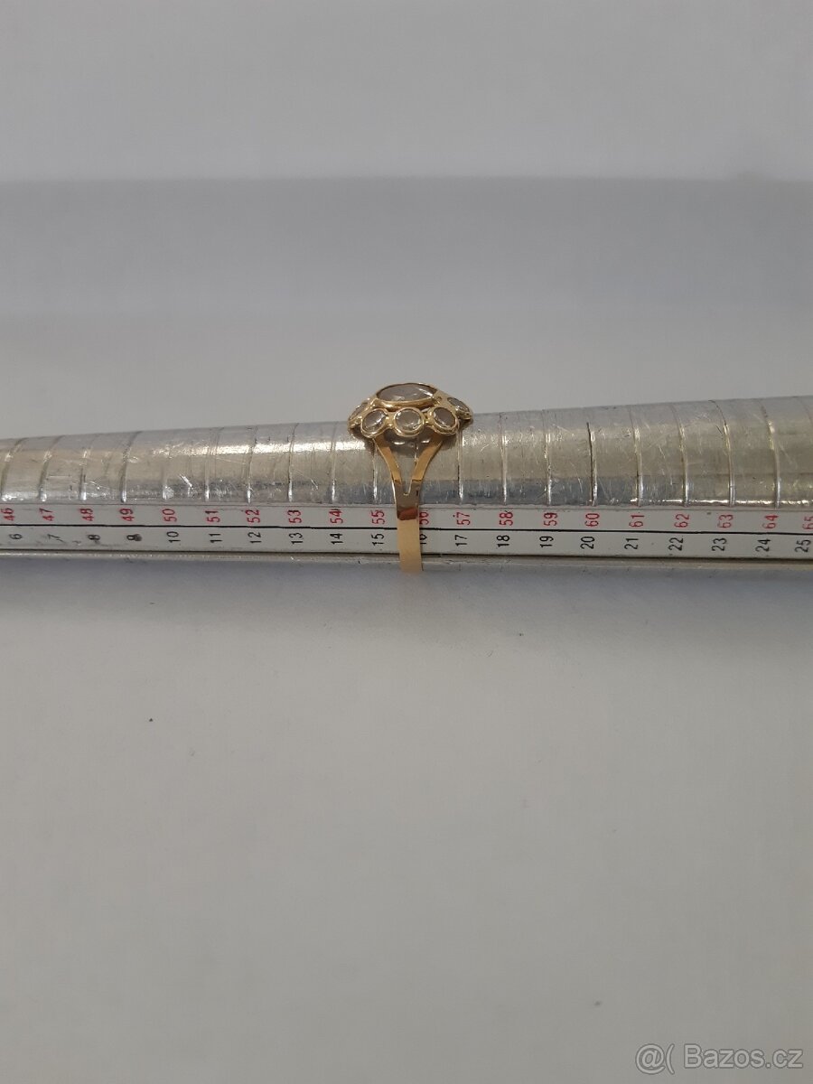 Zlatý prsten se zirkony-kytička - 4