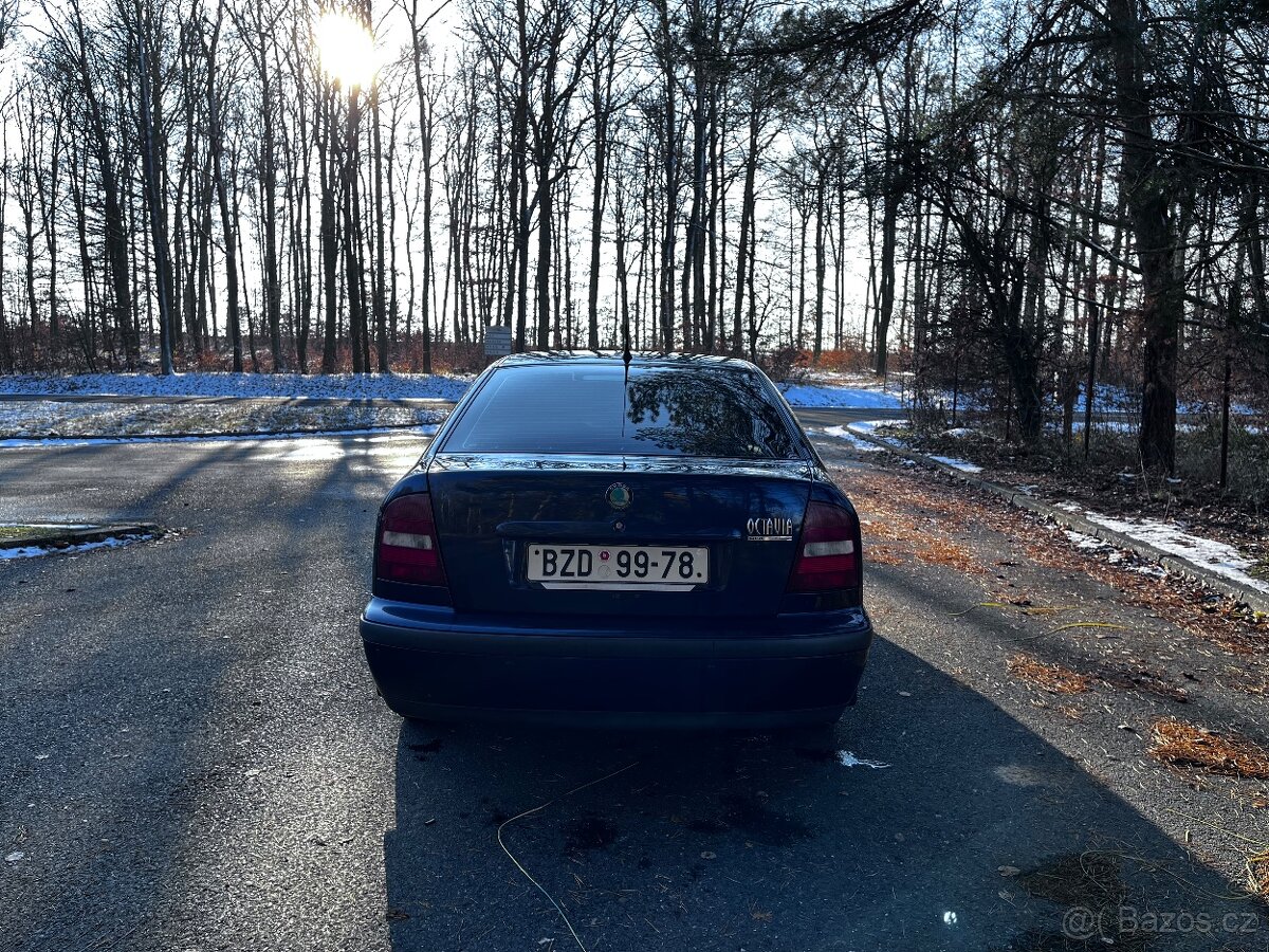 Octavia 1, modrá metalíza,1.6 55kw, 159 000km - 4