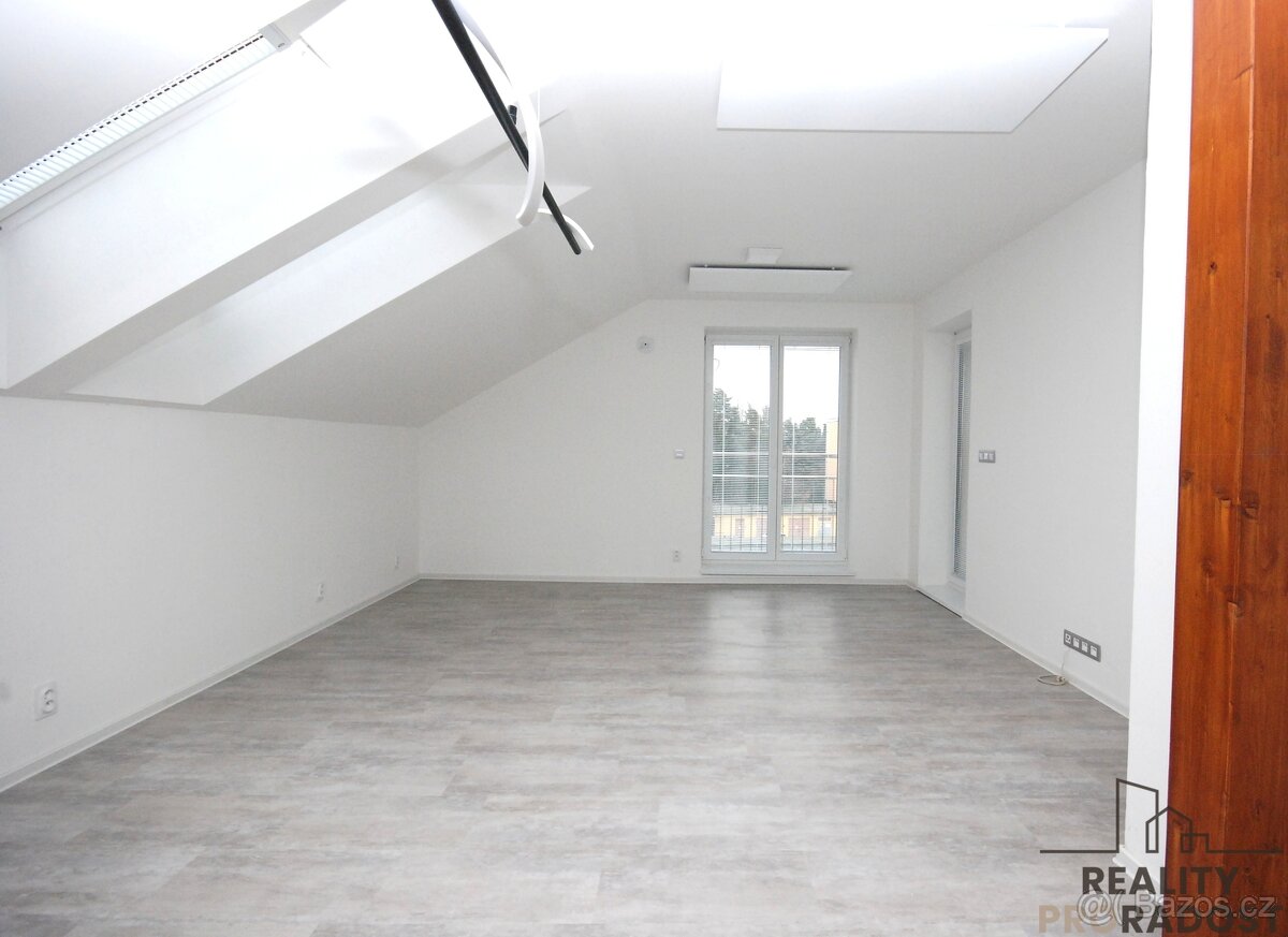 Pronájem bytu 2+kk s terasou, Olomouc - 4