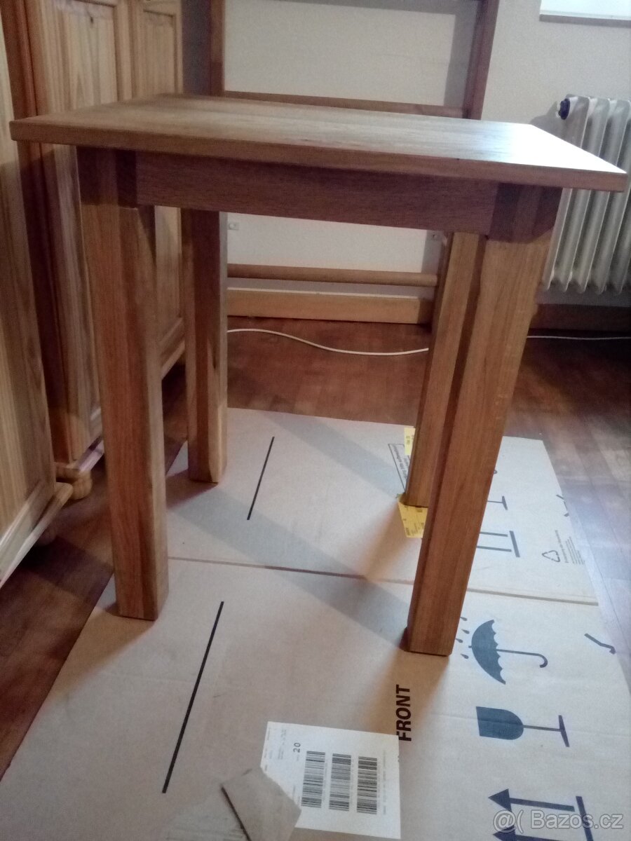 Prodám dubový stůl 65 x 58 cm - 4