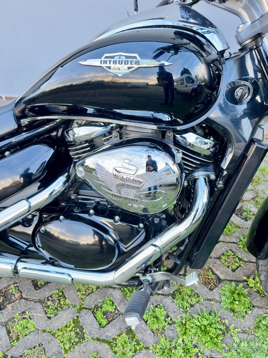 Suzuki m 800 Intruder - 4