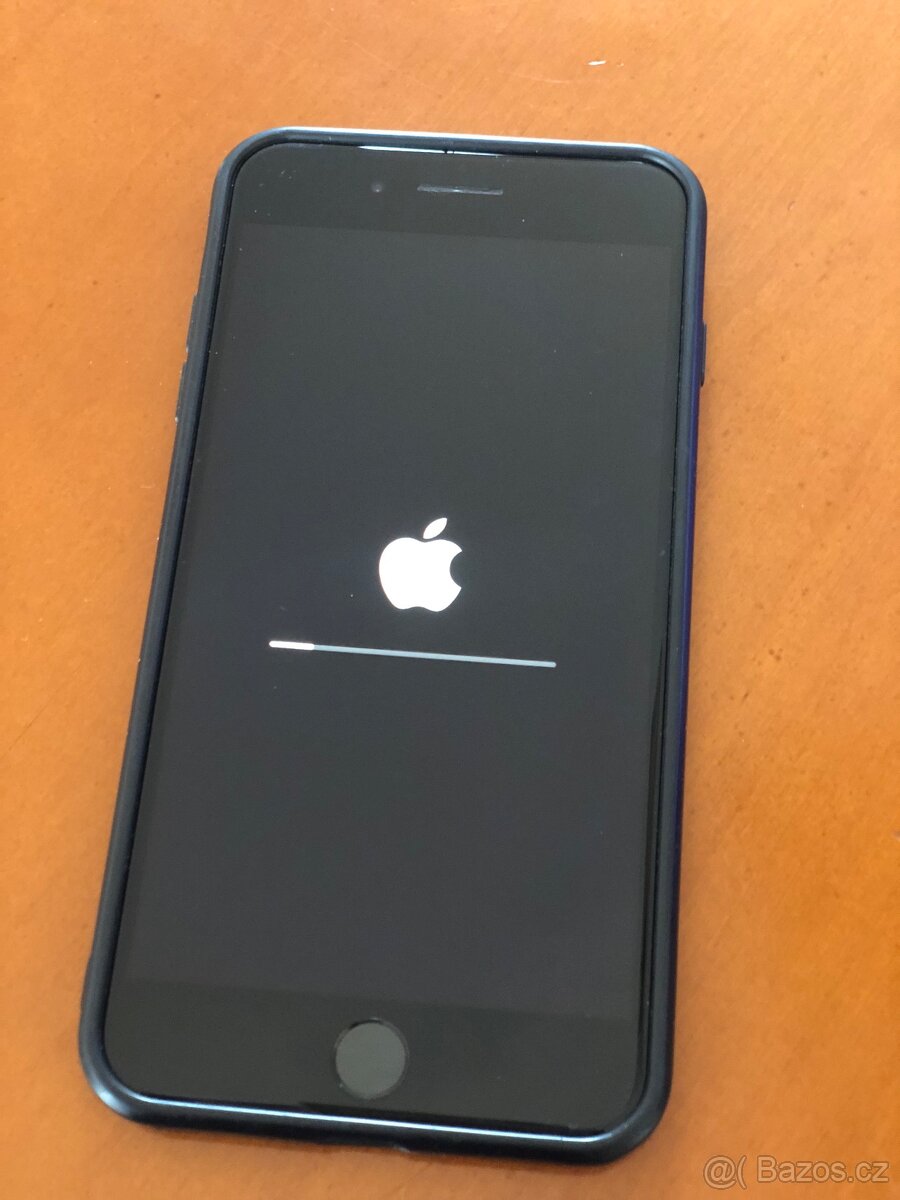 iPhone 8 Plus. 256GB - 4