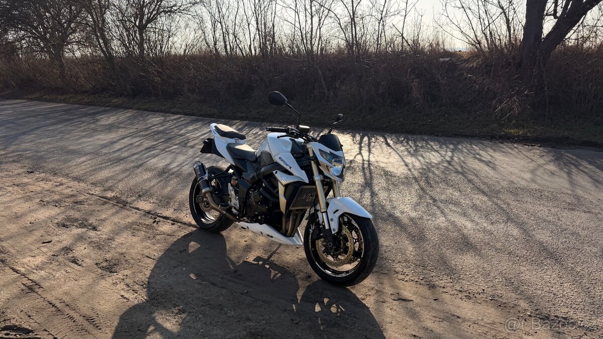 Suzuki gsr 740 - 4