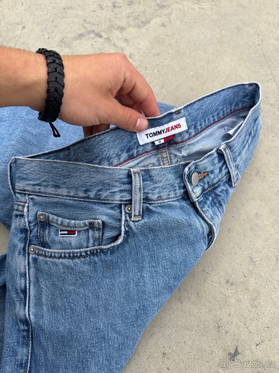 Tommy Jeans džíny – světle modré | straight | flag logo - 4