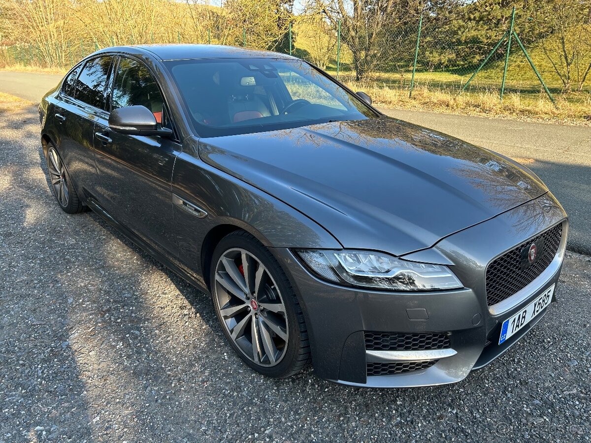 Jaguar XF 30d 221kW - 4