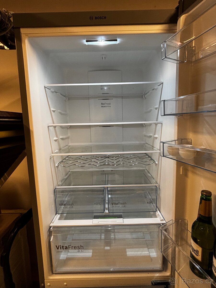 Lednice s mrazákem Bosch 330+108 l - 4