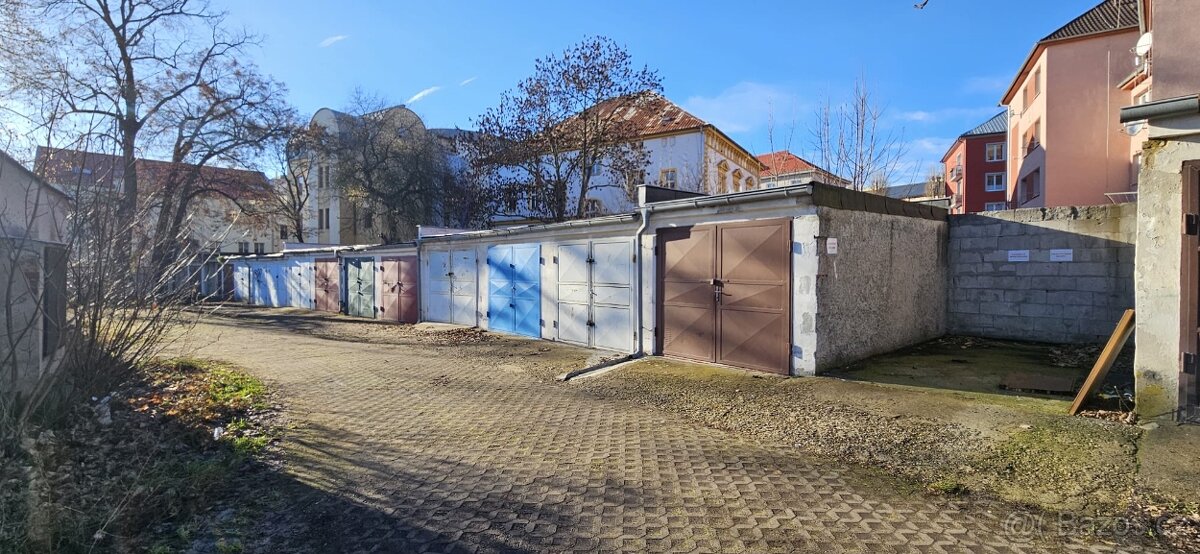 Pronajmu GARÁŽ - 4